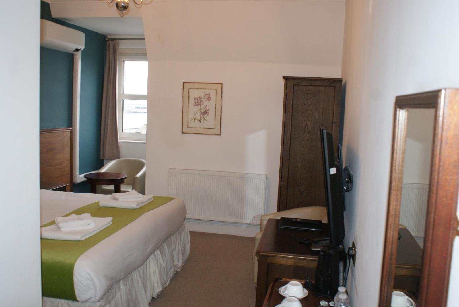 Keppels Head Hotel Portsmouth Buitenkant foto